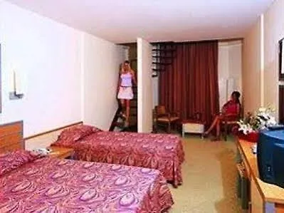 Serenis Hotell