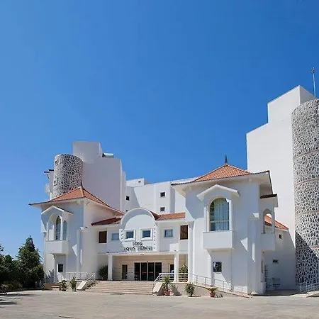 Serenis Hotell 4*
